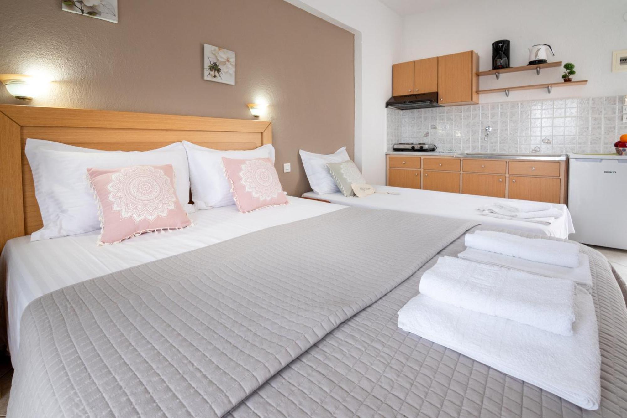 House Elena Apartment Койнира Екстериор снимка