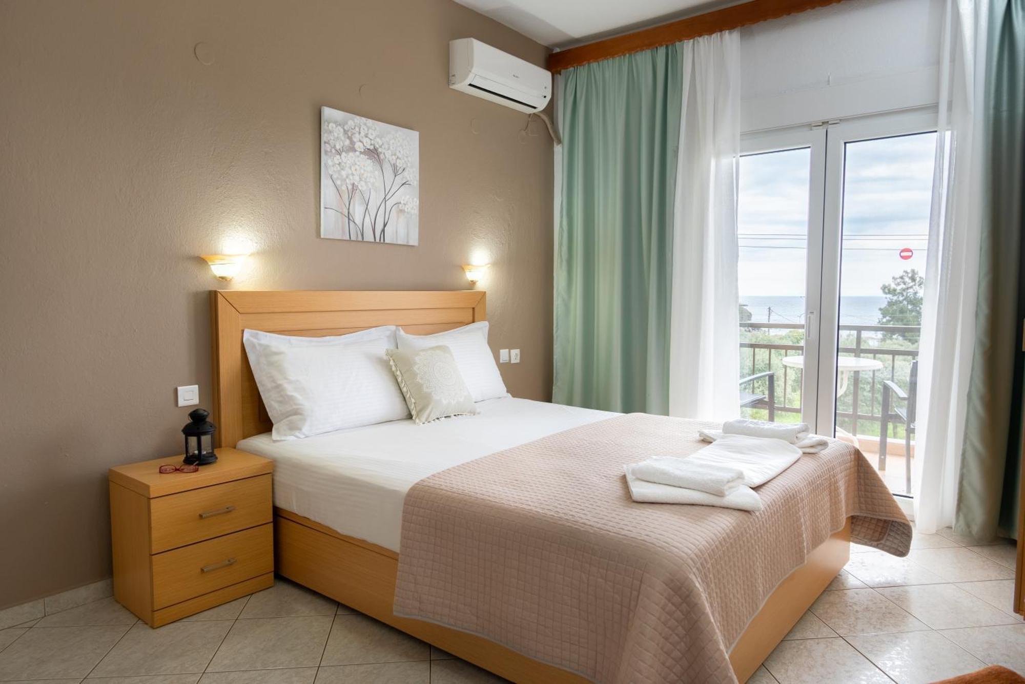 House Elena Apartment Койнира Екстериор снимка