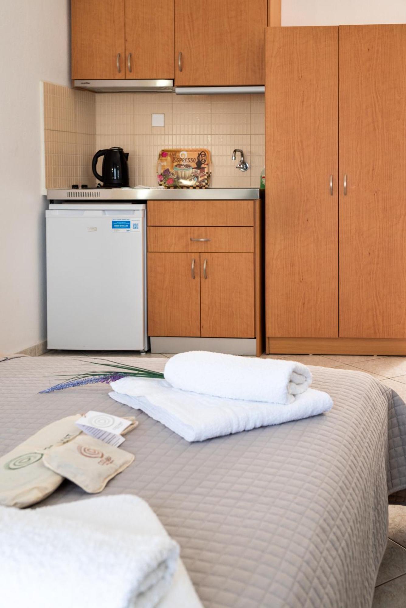House Elena Apartment Койнира Екстериор снимка