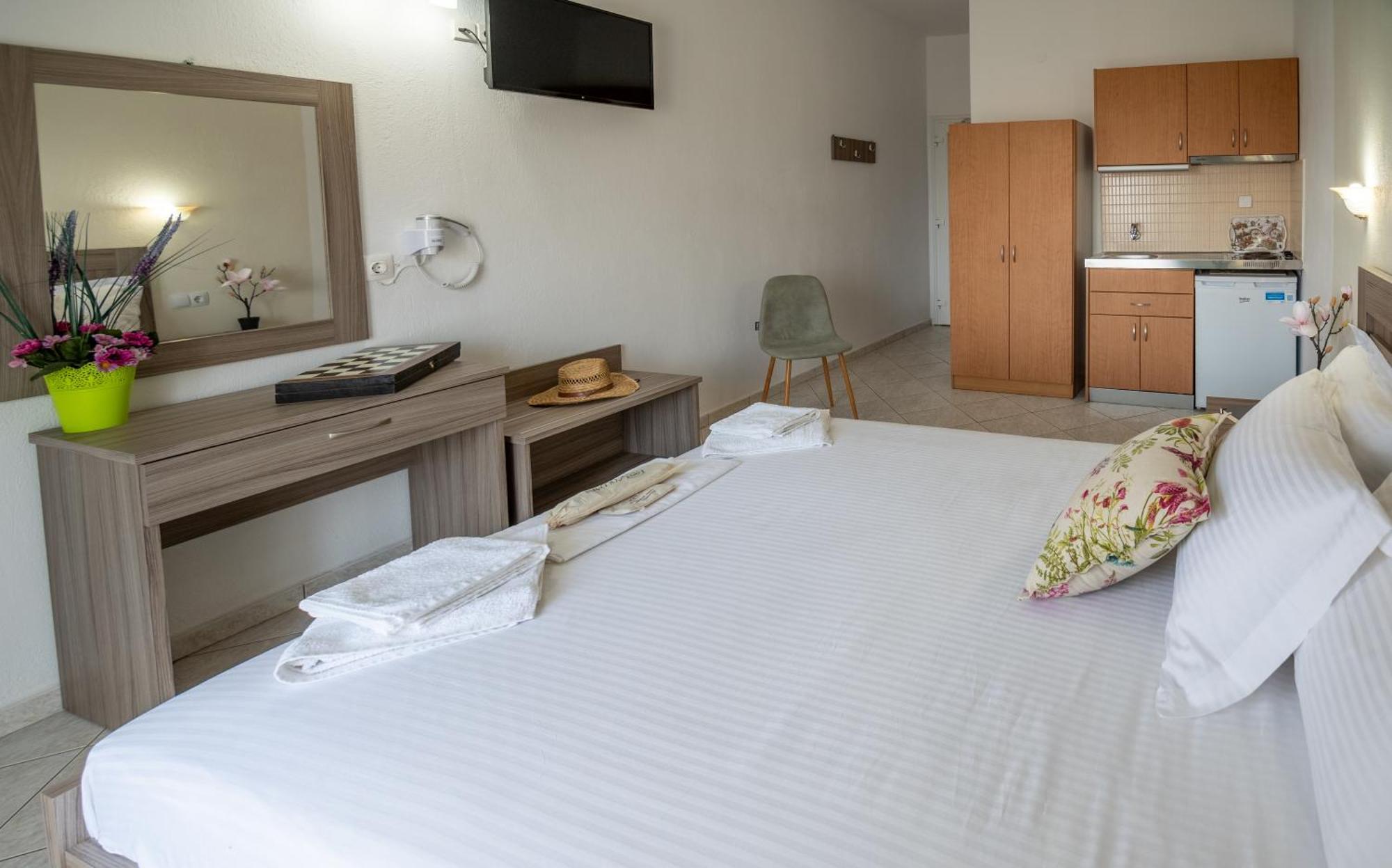 House Elena Apartment Койнира Екстериор снимка