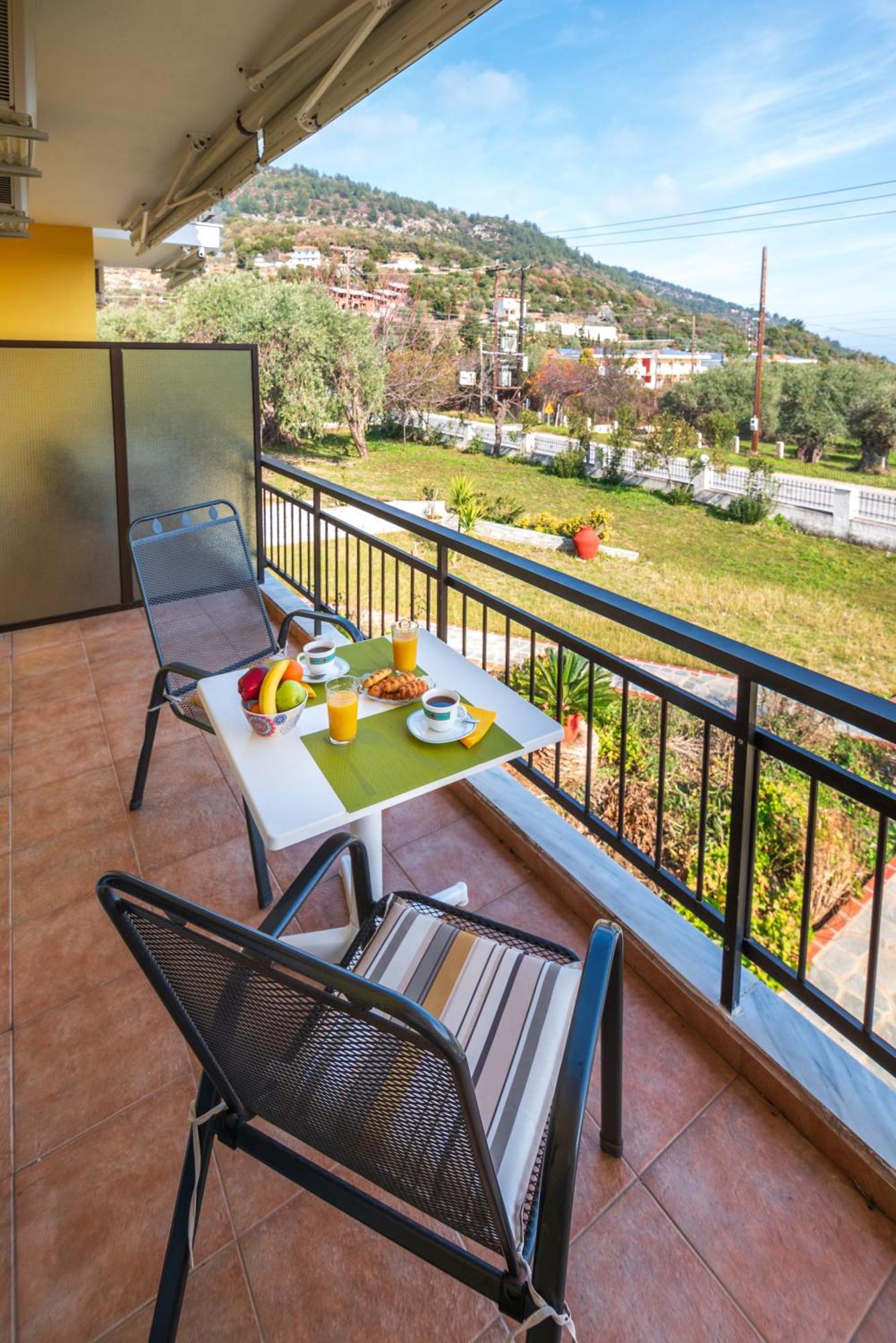 House Elena Apartment Койнира Екстериор снимка