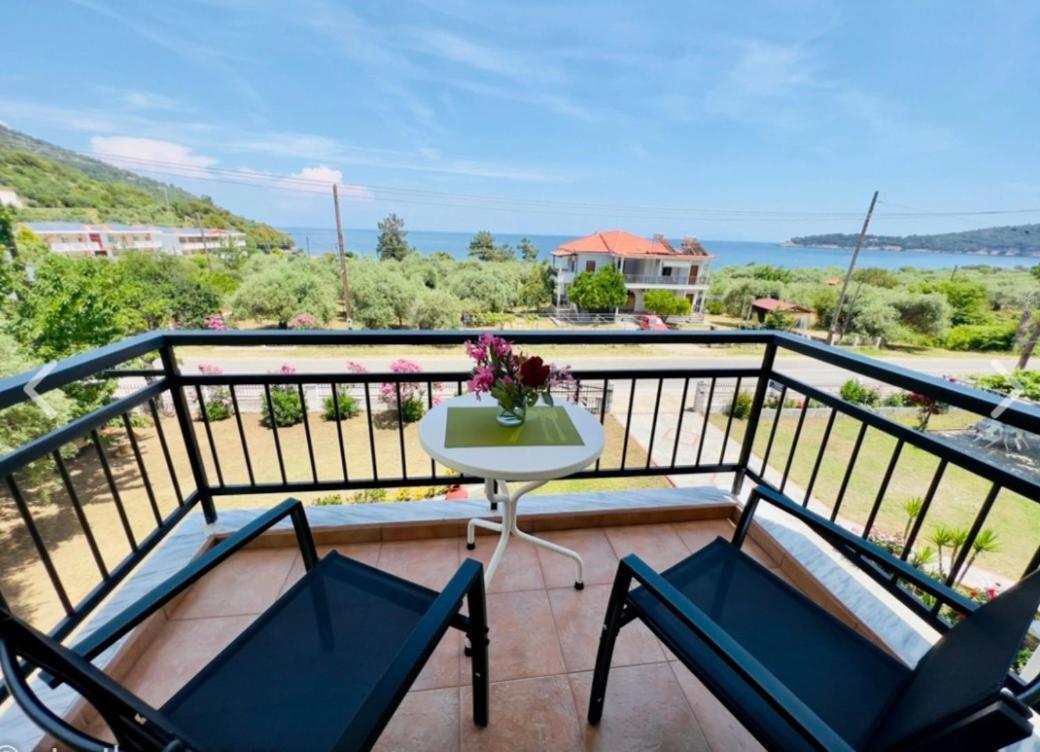 House Elena Apartment Койнира Екстериор снимка